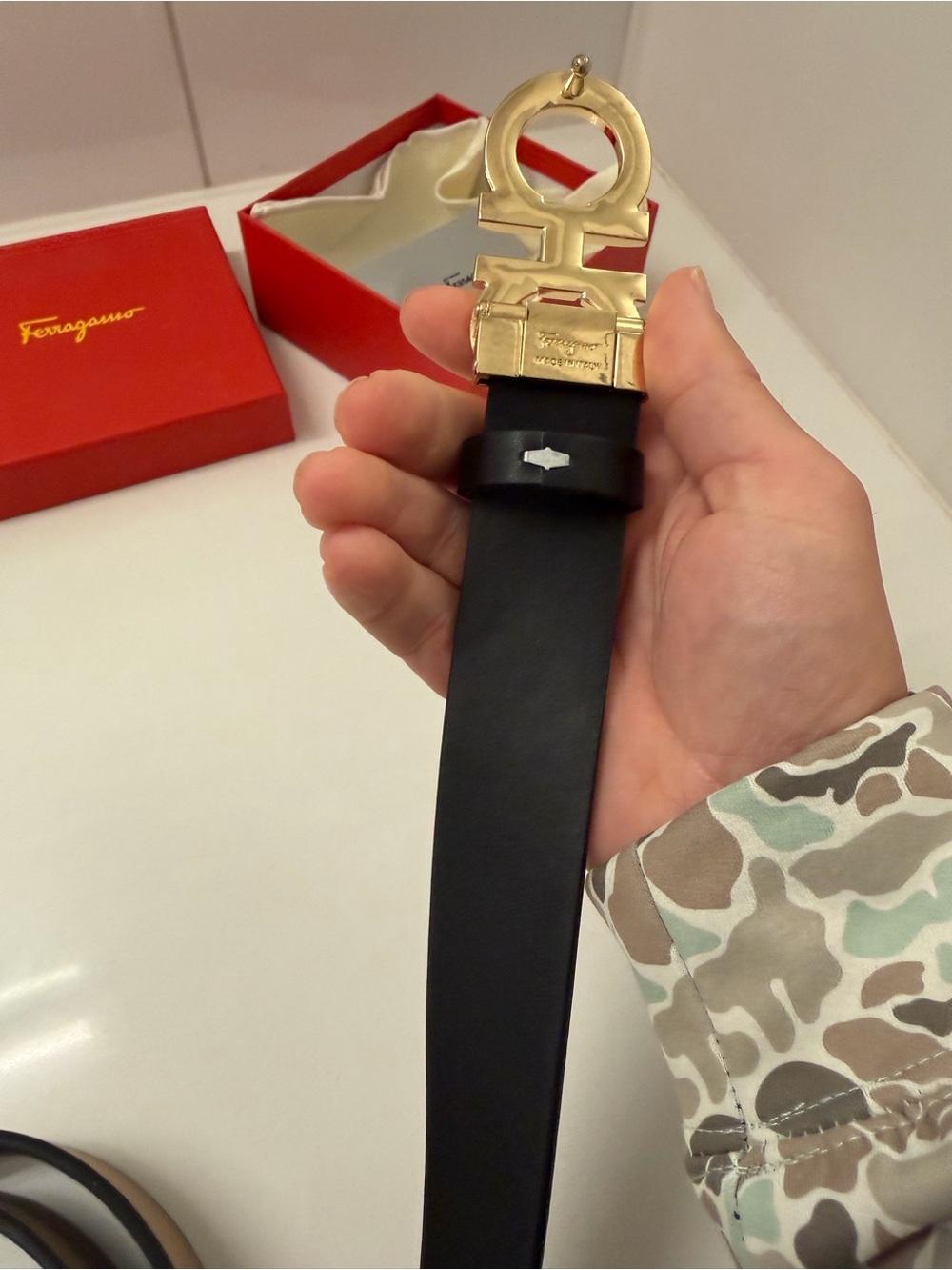 Salvatore Ferragamo Gancini Reversible Belt Black Leather Gold Buckle Size 34-37 - Picture 11 of 12